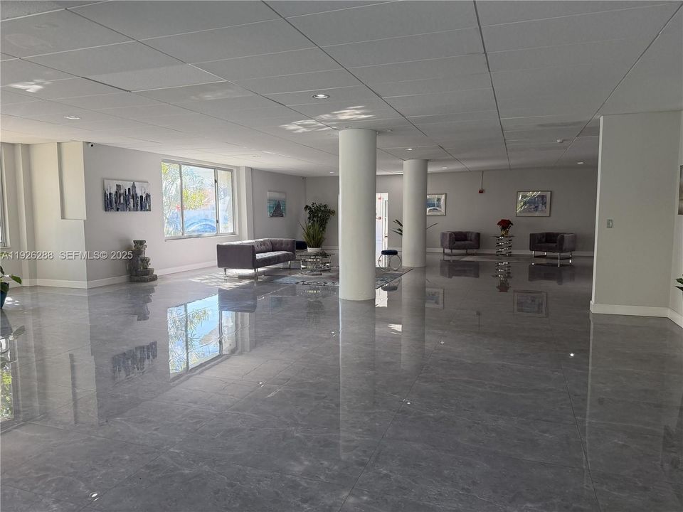 出租: $2,225 (1 贝兹, 1 浴室, 929 平方英尺)