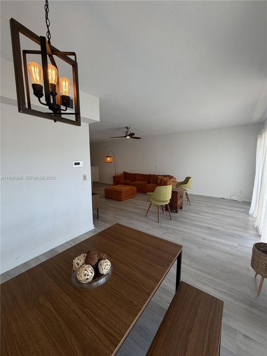 出租: $2,225 (1 贝兹, 1 浴室, 929 平方英尺)