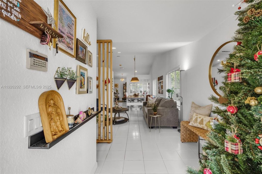 En Venta: $739,000 (3 camas, 2 baños, 1533 Pies cuadrados)