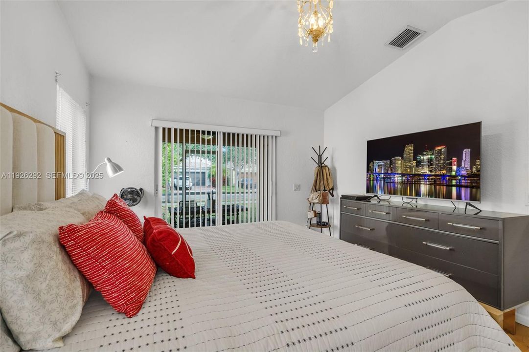 En Venta: $739,000 (3 camas, 2 baños, 1533 Pies cuadrados)