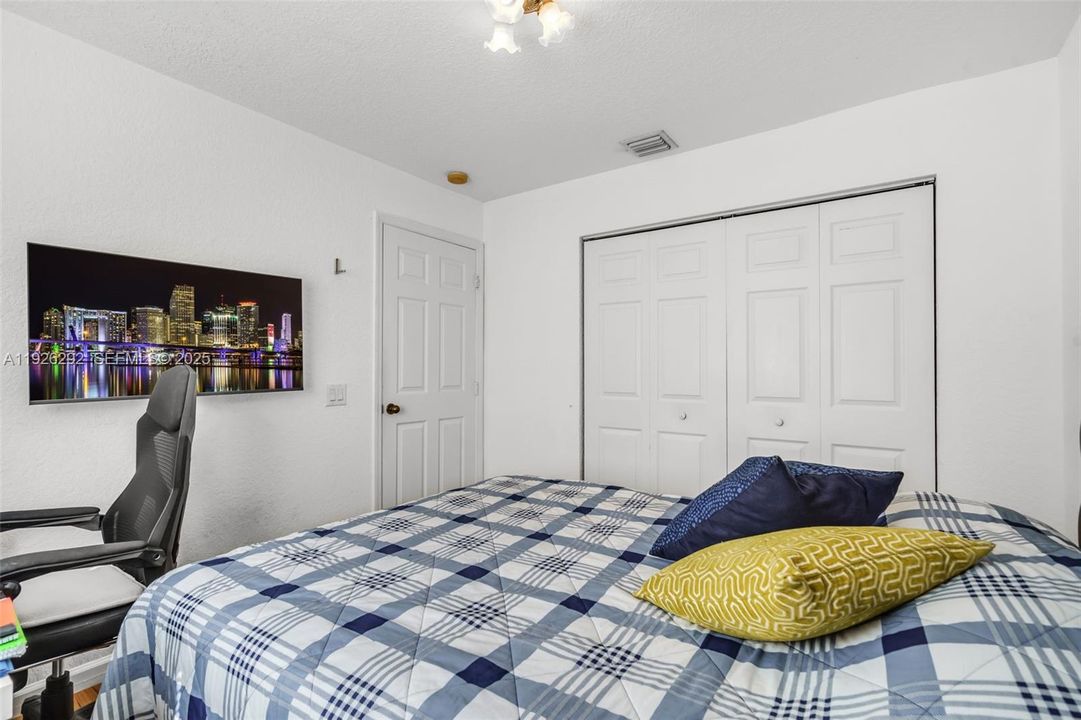 En Venta: $739,000 (3 camas, 2 baños, 1533 Pies cuadrados)