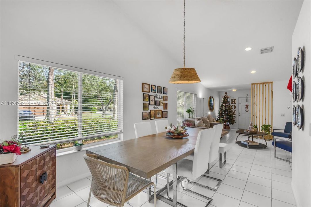 En Venta: $739,000 (3 camas, 2 baños, 1533 Pies cuadrados)