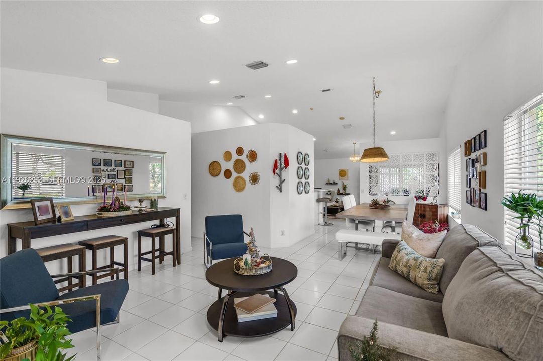 En Venta: $739,000 (3 camas, 2 baños, 1533 Pies cuadrados)