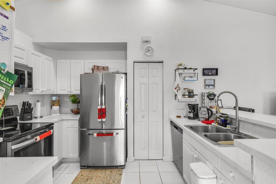 En Venta: $739,000 (3 camas, 2 baños, 1533 Pies cuadrados)