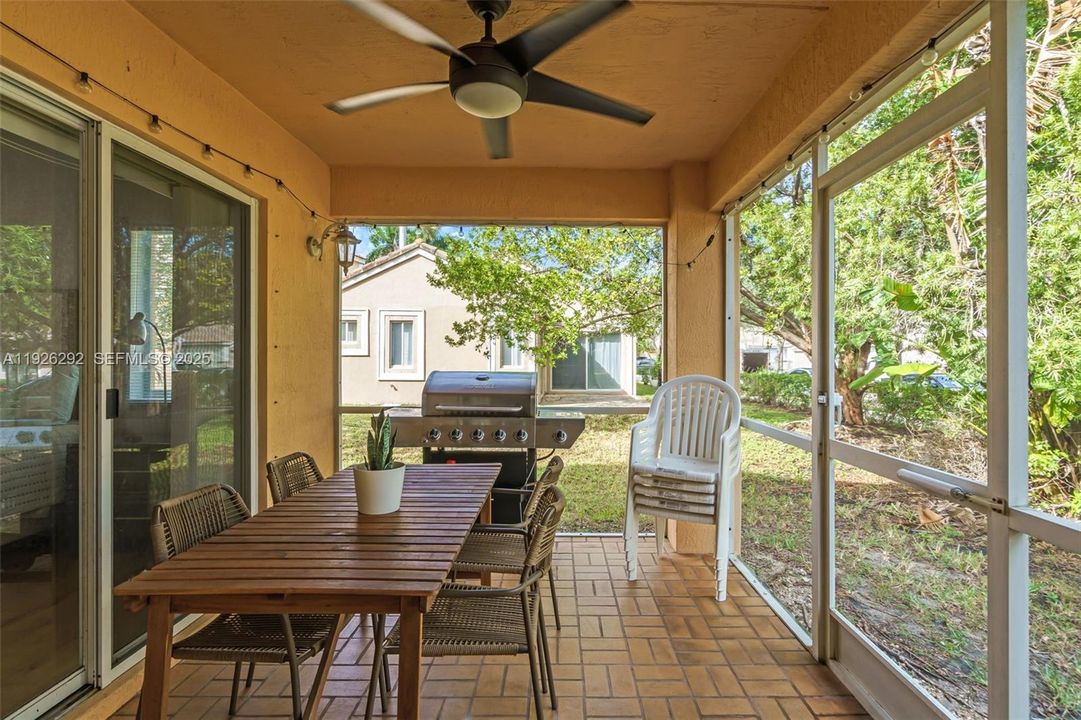 En Venta: $739,000 (3 camas, 2 baños, 1533 Pies cuadrados)