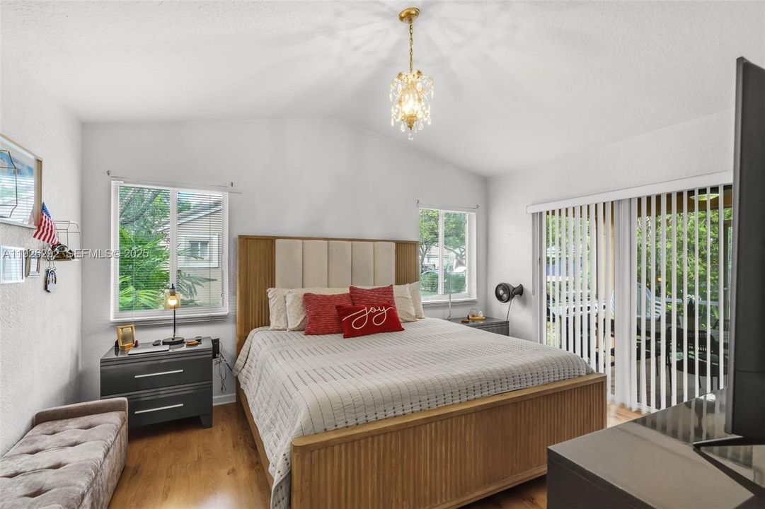 En Venta: $739,000 (3 camas, 2 baños, 1533 Pies cuadrados)