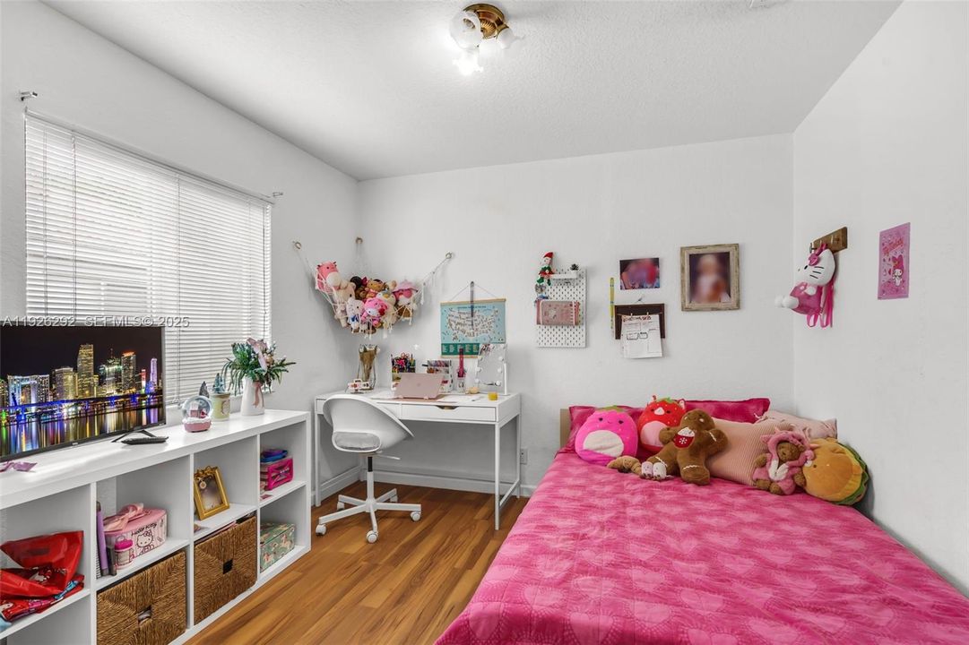 En Venta: $739,000 (3 camas, 2 baños, 1533 Pies cuadrados)