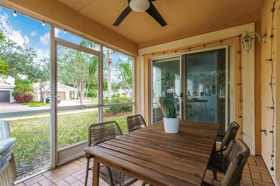 En Venta: $739,000 (3 camas, 2 baños, 1533 Pies cuadrados)