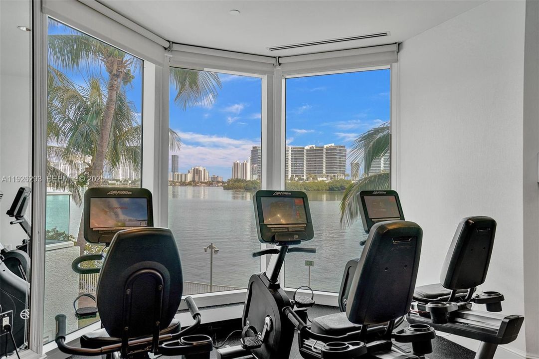 For Sale: $1,750,000 (3 beds, 4 baths, 2984 Square Feet)