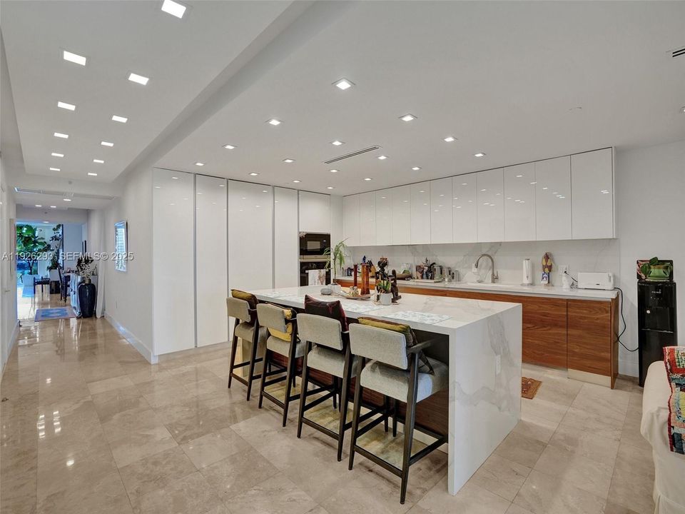 For Sale: $1,750,000 (3 beds, 4 baths, 2984 Square Feet)