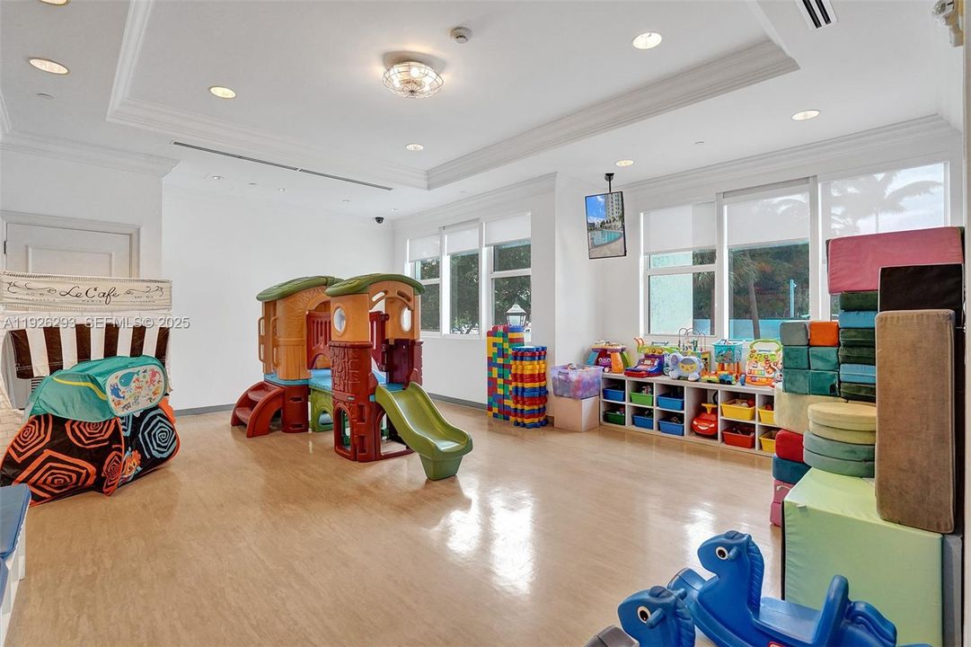 For Sale: $1,750,000 (3 beds, 4 baths, 2984 Square Feet)