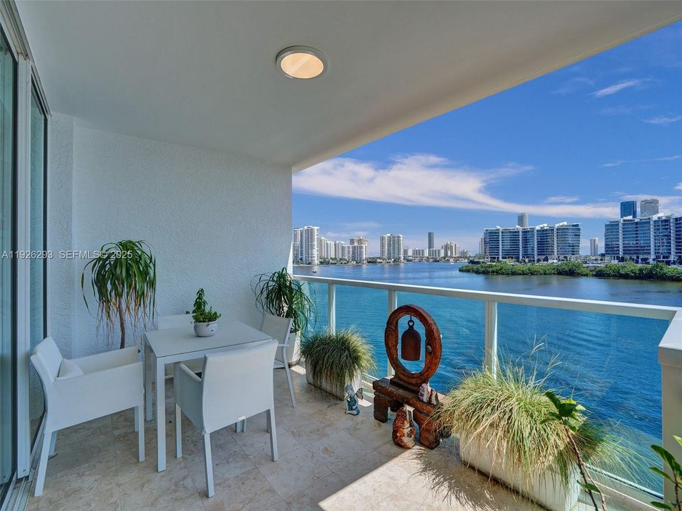 For Sale: $1,750,000 (3 beds, 4 baths, 2984 Square Feet)