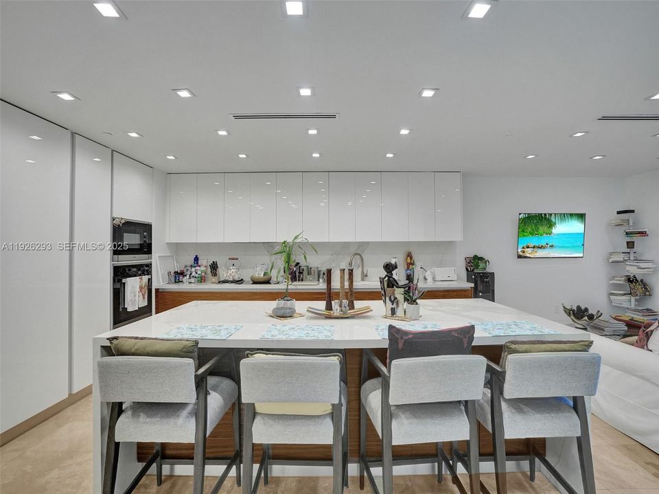 For Sale: $1,750,000 (3 beds, 4 baths, 2984 Square Feet)