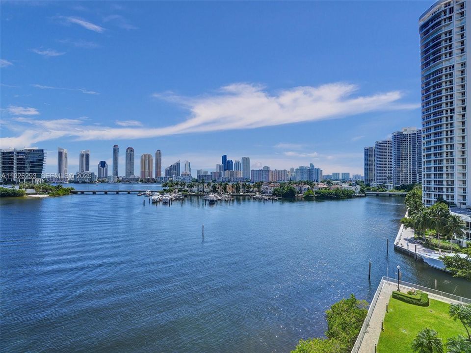 For Sale: $1,750,000 (3 beds, 4 baths, 2984 Square Feet)