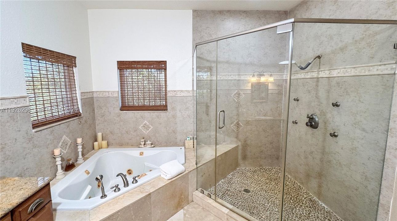 На продажу: $1,575,000 (3 спален, 2 ванн, 2722 Квадратных фут)