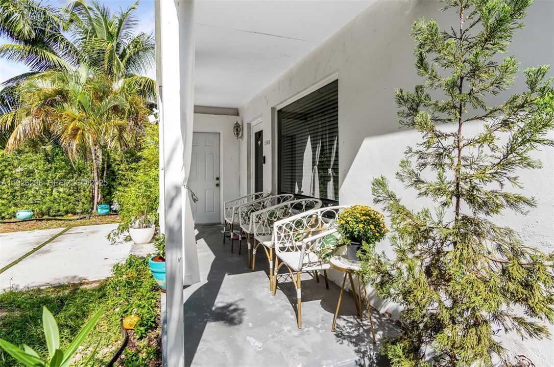 待售: $400,000 (2 贝兹, 1 浴室, 856 平方英尺)