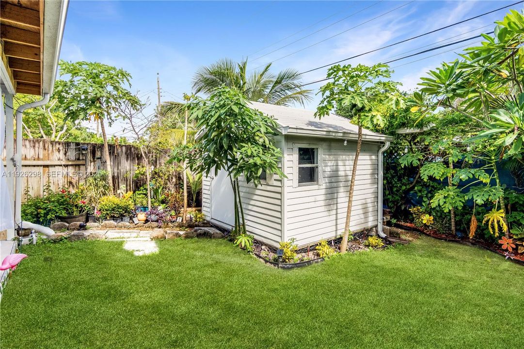 待售: $400,000 (2 贝兹, 1 浴室, 856 平方英尺)