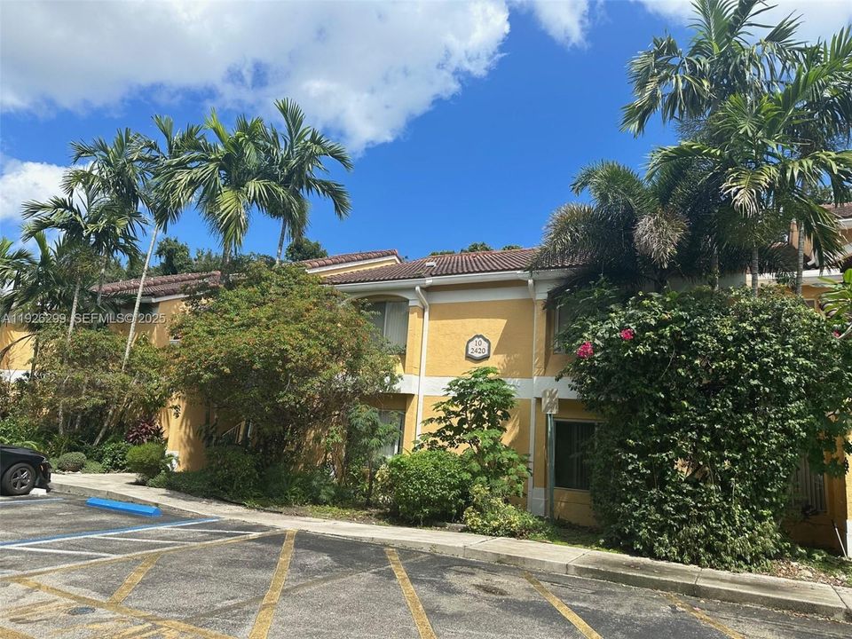 For Sale: $235,000 (2 beds, 2 baths, 1256 Square Feet)