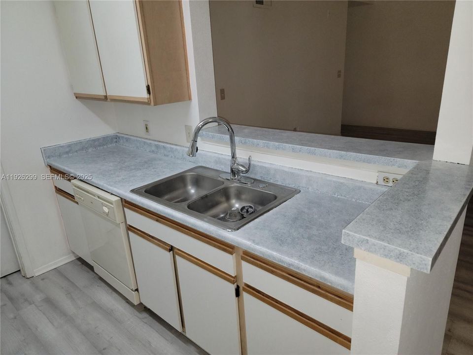 For Sale: $235,000 (2 beds, 2 baths, 1256 Square Feet)