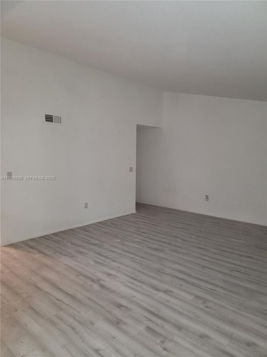 For Sale: $235,000 (2 beds, 2 baths, 1256 Square Feet)