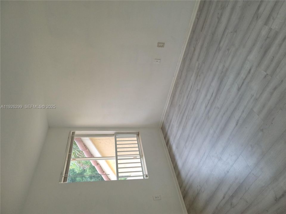 For Sale: $235,000 (2 beds, 2 baths, 1256 Square Feet)