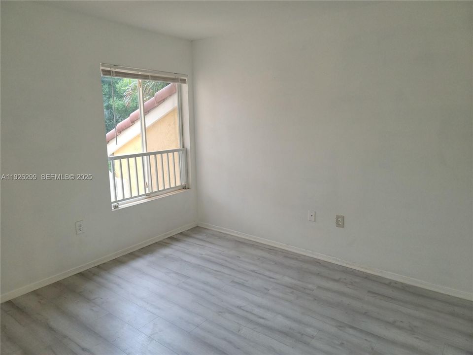 For Sale: $235,000 (2 beds, 2 baths, 1256 Square Feet)