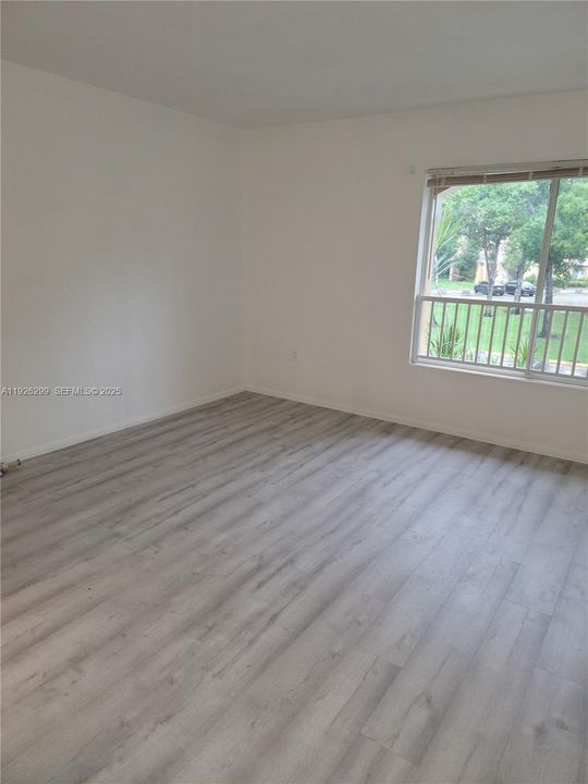 For Sale: $235,000 (2 beds, 2 baths, 1256 Square Feet)