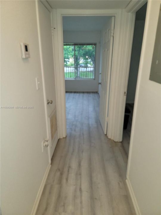 For Sale: $235,000 (2 beds, 2 baths, 1256 Square Feet)