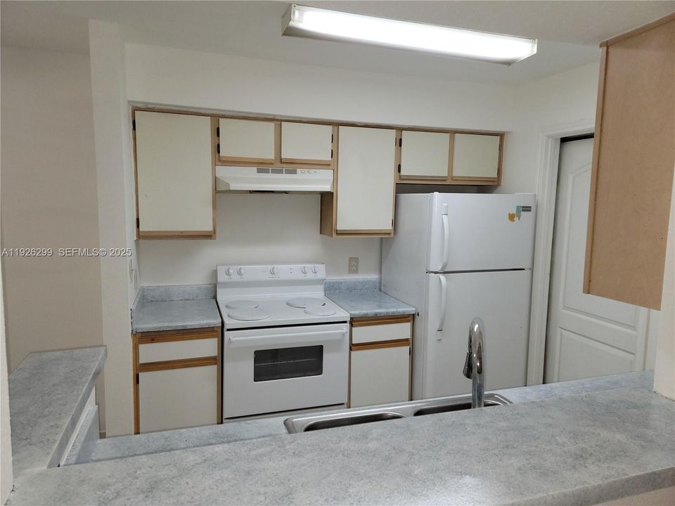 For Sale: $235,000 (2 beds, 2 baths, 1256 Square Feet)