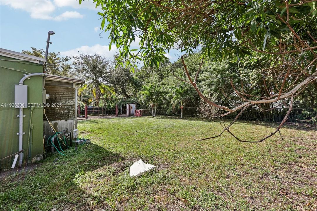 待售: $350,000 (2 贝兹, 1 浴室, 1084 平方英尺)