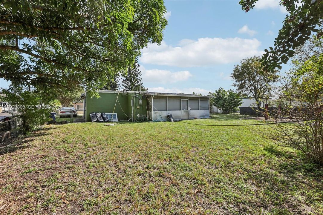 待售: $350,000 (2 贝兹, 1 浴室, 1084 平方英尺)