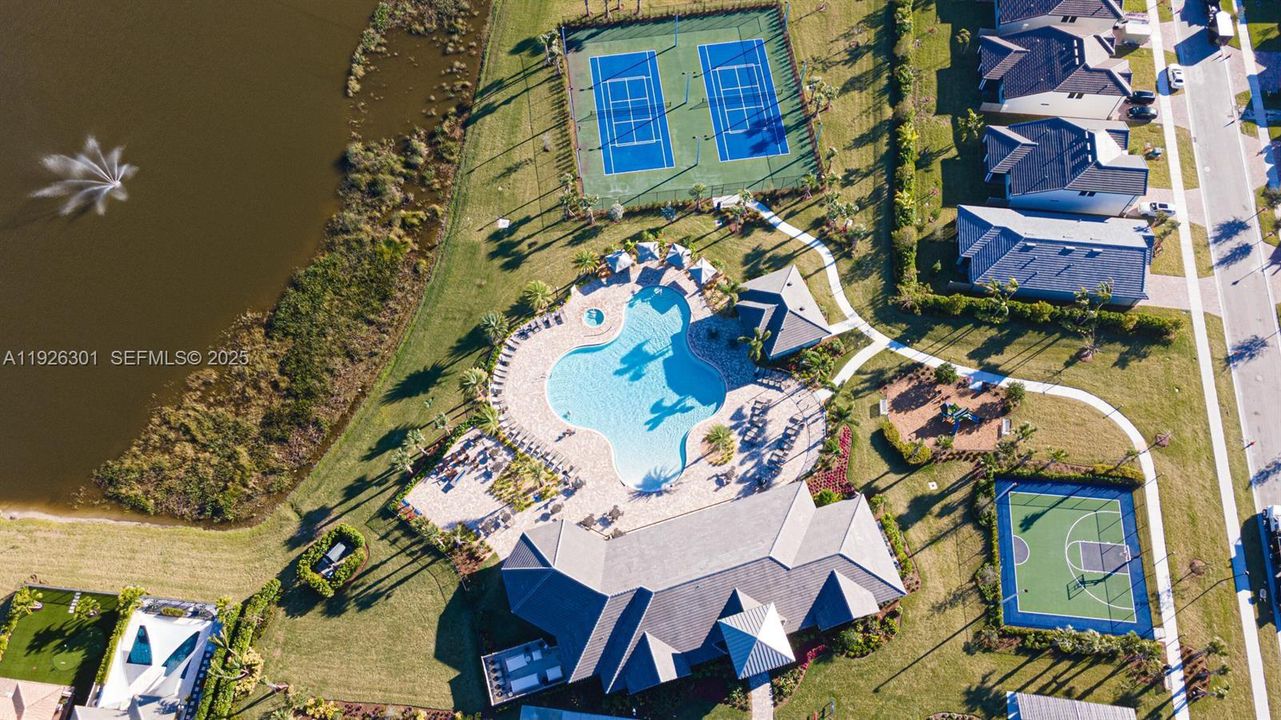 В аренду: $3,350 (3 спален, 2 ванн, 1826 Квадратных фут)