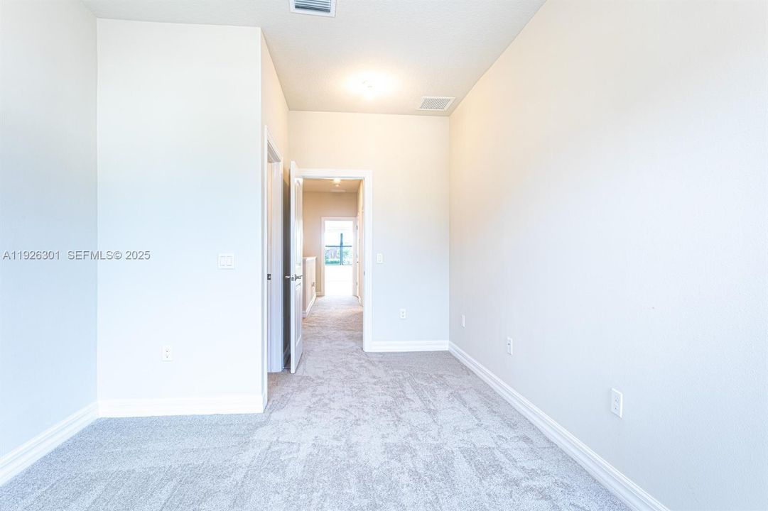 В аренду: $3,350 (3 спален, 2 ванн, 1826 Квадратных фут)