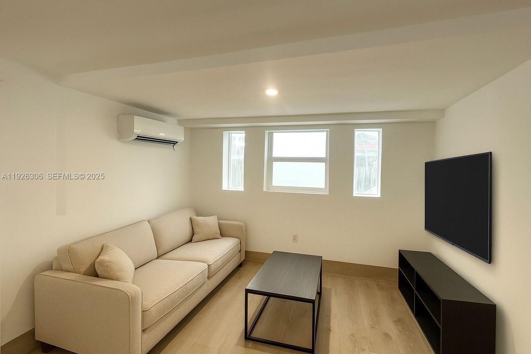 For Rent: $2,200 (1 beds, 1 baths, 7762 Square Feet)