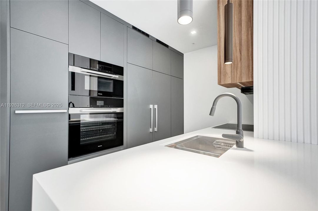 В аренду: $10,500 (4 спален, 4 ванн, 1750 Квадратных фут)