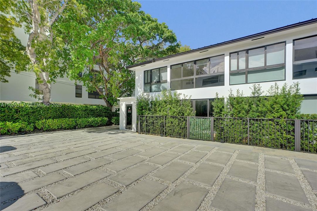 В аренду: $10,500 (4 спален, 4 ванн, 1750 Квадратных фут)