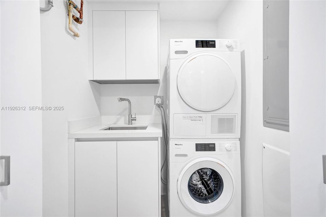 В аренду: $10,500 (4 спален, 4 ванн, 1750 Квадратных фут)