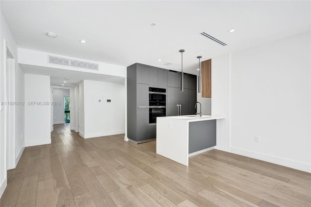 В аренду: $10,500 (4 спален, 4 ванн, 1750 Квадратных фут)