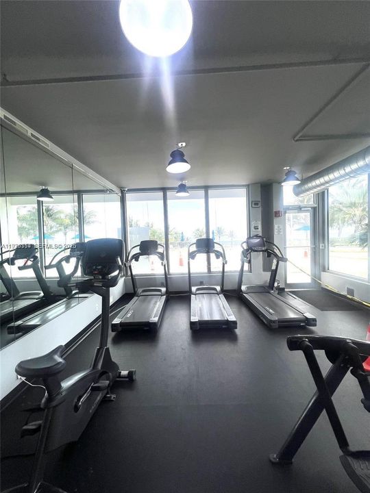 出租: $4,000 (0 贝兹, 1 浴室, 550 平方英尺)