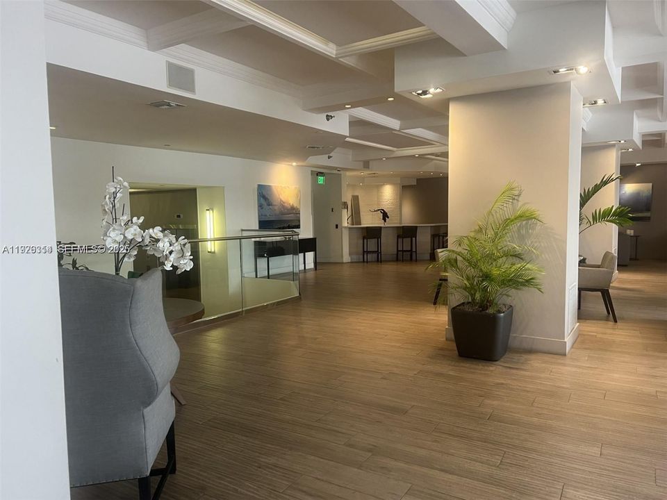 出租: $4,000 (0 贝兹, 1 浴室, 550 平方英尺)