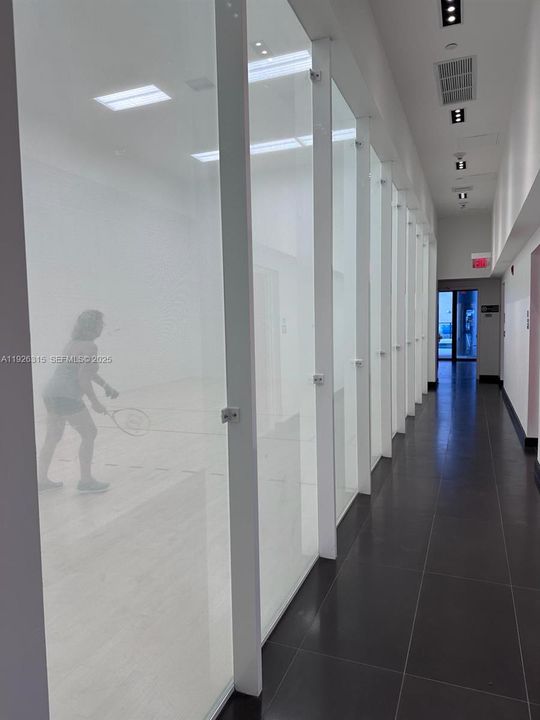 待售: $440,000 (1 贝兹, 2 浴室, 0 平方英尺)