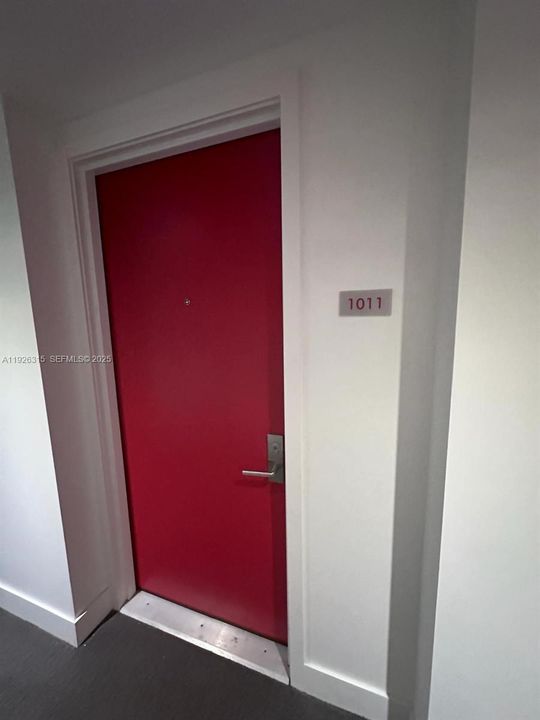 待售: $440,000 (1 贝兹, 2 浴室, 0 平方英尺)