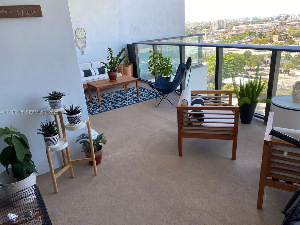 待售: $440,000 (1 贝兹, 2 浴室, 0 平方英尺)