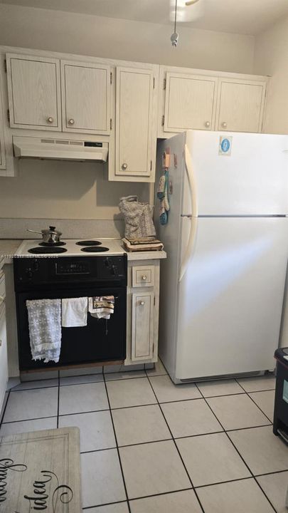 待售: $75,000 (1 贝兹, 1 浴室, 680 平方英尺)