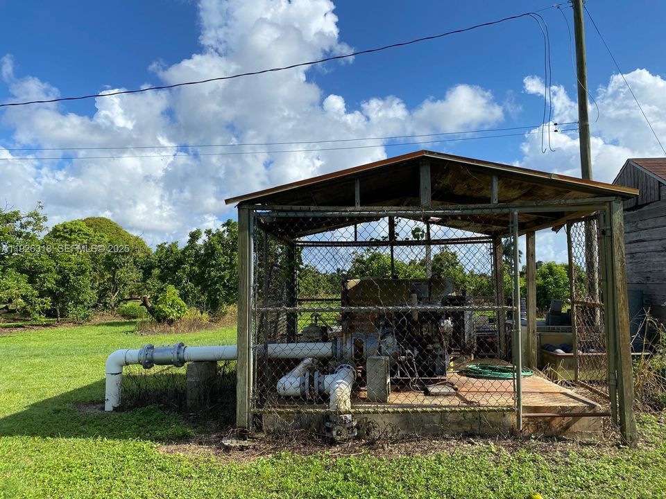 Water pump with Perkins engine