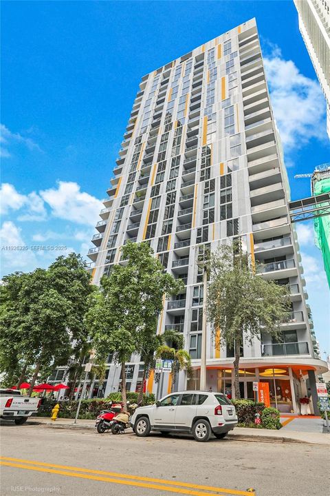 For Sale: $455,000 (1 beds, 1 baths, 710 Square Feet)