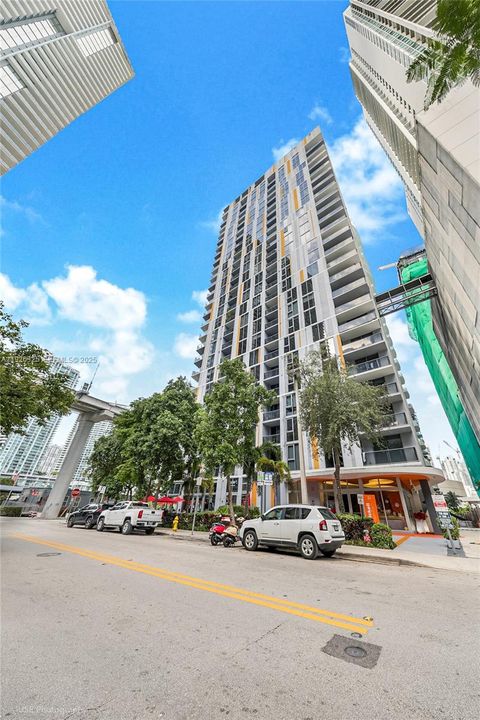 For Sale: $455,000 (1 beds, 1 baths, 710 Square Feet)