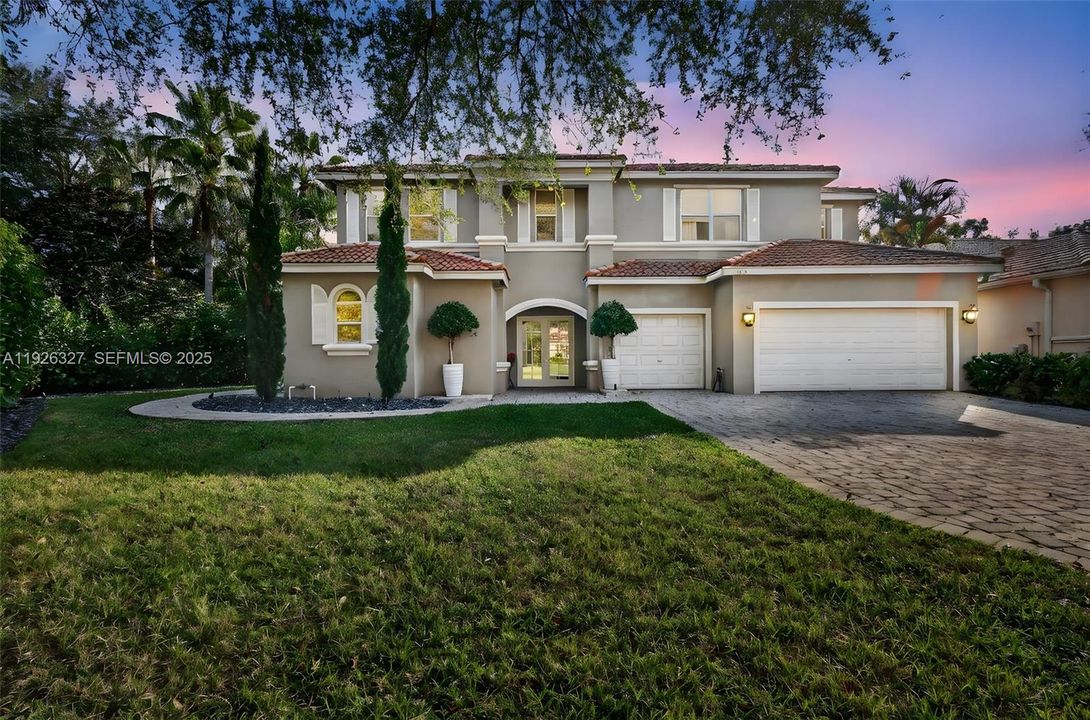 En Venta: $1,299,000 (5 camas, 4 baños, 3365 Pies cuadrados)