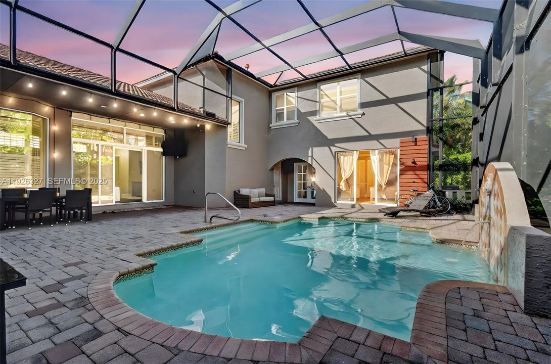 En Venta: $1,299,000 (5 camas, 4 baños, 3365 Pies cuadrados)