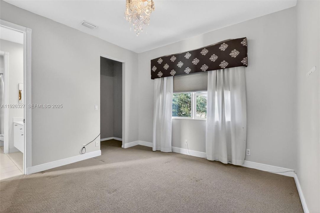 En Venta: $1,299,000 (5 camas, 4 baños, 3365 Pies cuadrados)